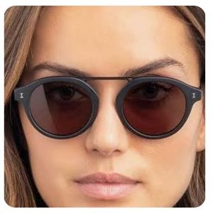 Illesteva Greenwich Sunglasses - Black